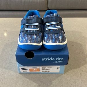 Stride Rite Sneakers - Toddler 6 - Blue Shark Print